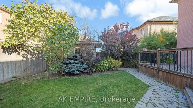 Additional image 38 of 67 Saint Hubert Dr