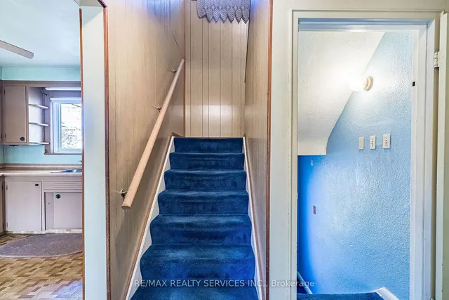 Additional image 16 of 19 Mulgrove Dr