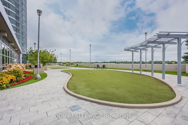 Additional image 38 of 125 Village Green Sq Unit 3211