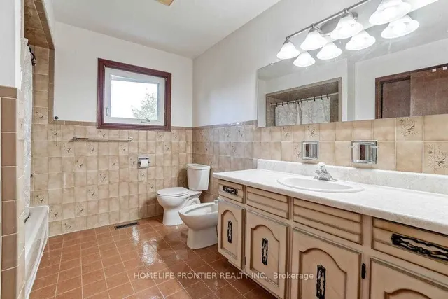 Additional image 25 of 28 Barker Ave