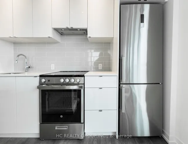 Additional image 7 of 49 East Liberty St Unit 2502