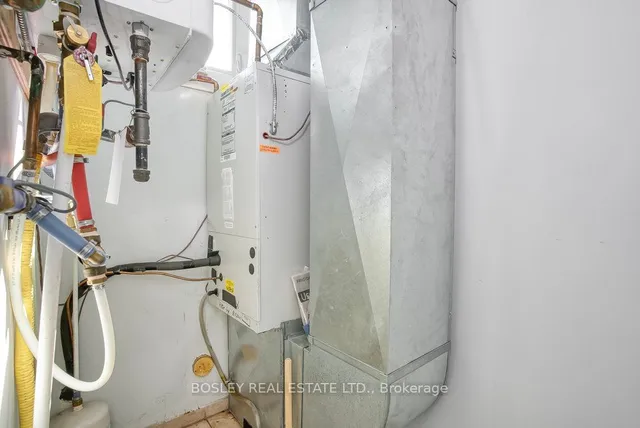 Additional image 10 of 2909 Dundas St