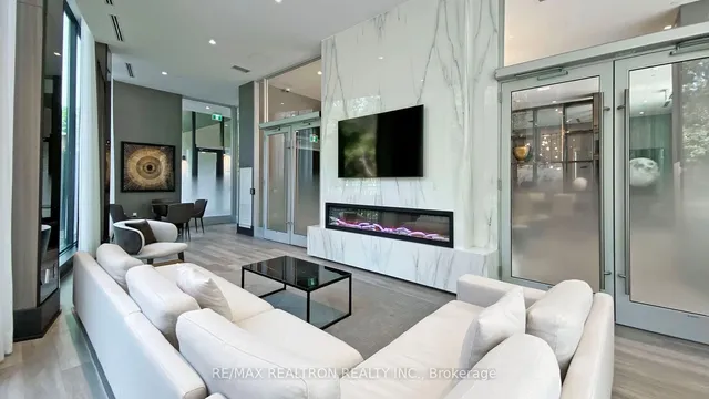 Additional image 10 of 250 Lawrence Ave Unit 501