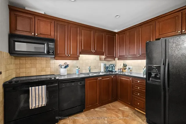 Additional image 17 of 2662 Bloor St Unit 403
