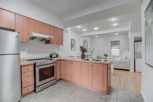 Additional image 14 of 533 Victoria Pk Ave