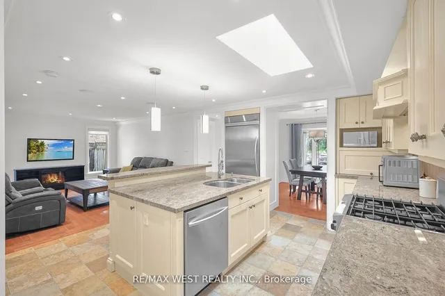 Additional image 10 of 34 Lorraine Cres