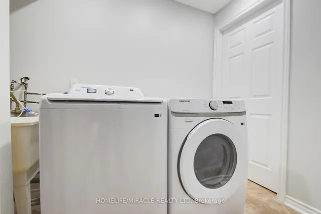 Additional image 32 of 46 Clementine Dr