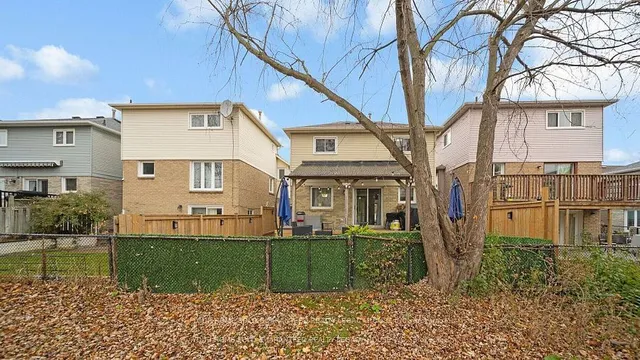 Additional image 38 of 60 Roehampton Cres