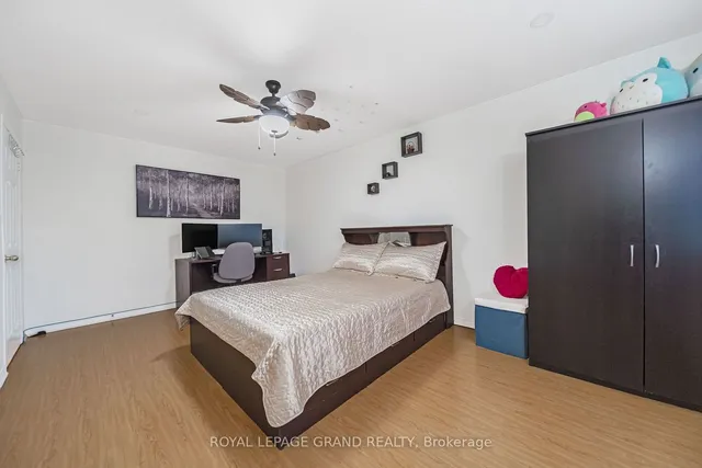 Additional image 19 of 19 Iceberg Tr