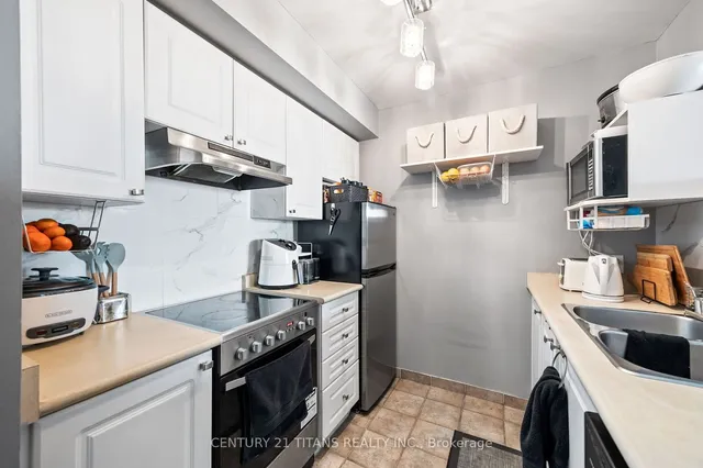 Additional image 26 of 1 Lee Centre Dr Unit 1813