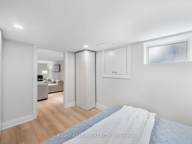 Additional image 37 of 49 Amsterdam Ave