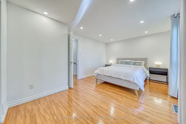 Additional image 17 of 100 Rusty Crestway