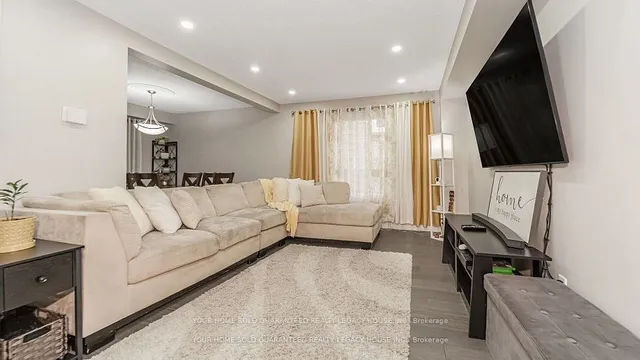 Additional image 3 of 60 Roehampton Cres