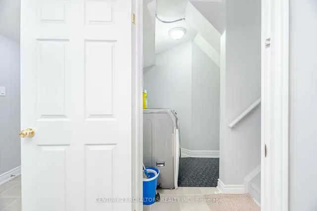 Additional image 38 of 71 Maple Valley St