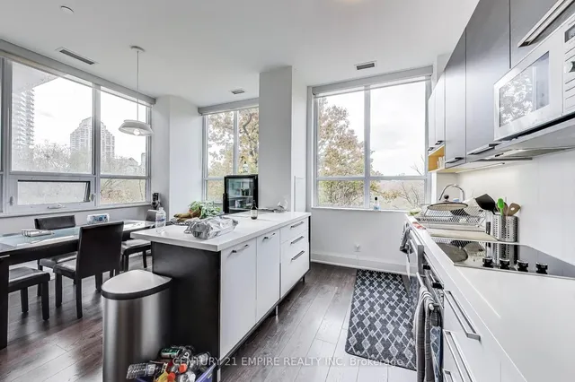 Additional image 15 of 36 Park Lawn Rd Unit 203