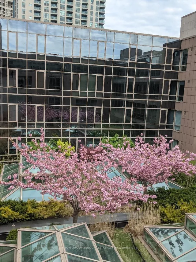 Additional image 39 of 211 QUEENS QUAY WEST Unit 1116