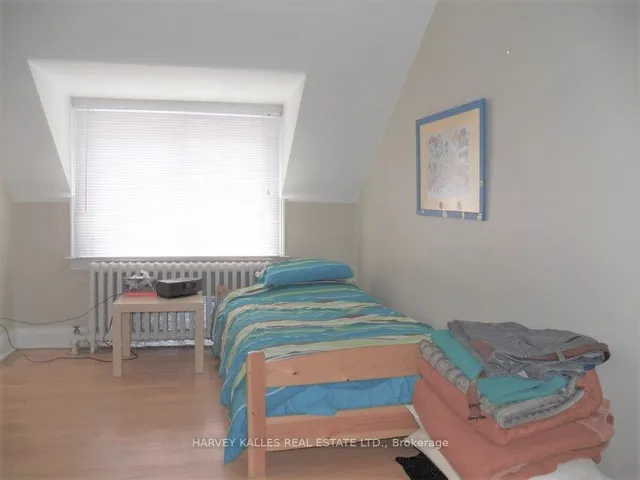 Additional image 13 of 85 Yonge Blvd