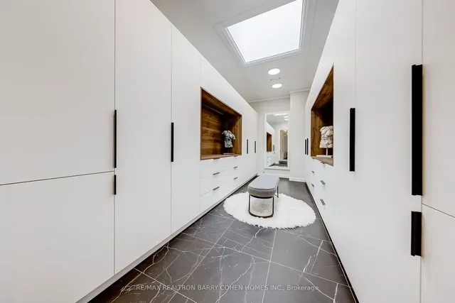 Additional image 19 of 189 Old Yonge St