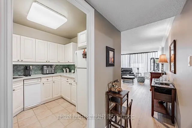 Additional image 9 of 30 Fashion Roseway Unit 518E