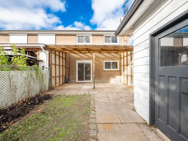 Additional image 35 of 33 Syracuse Cres