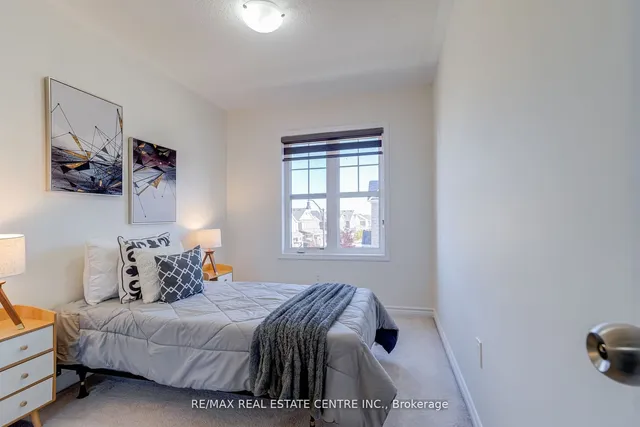 Additional image 34 of 4 Metro Cres