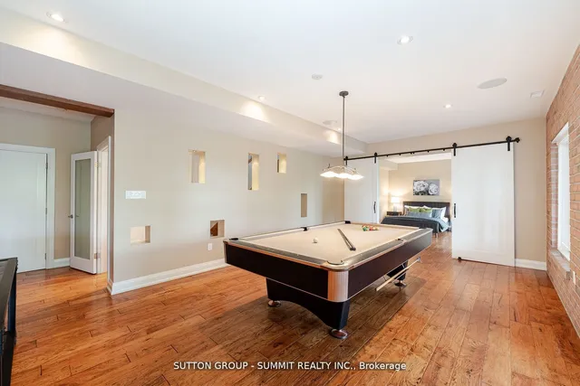 Additional image 28 of 13 Classic Dr