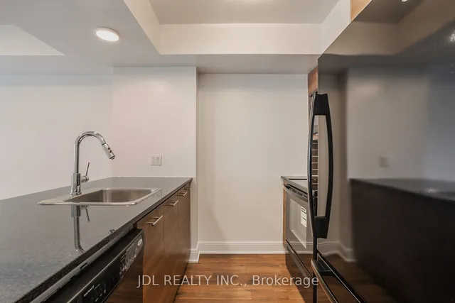 Additional image 9 of 125 Village Green Sq Unit 3211