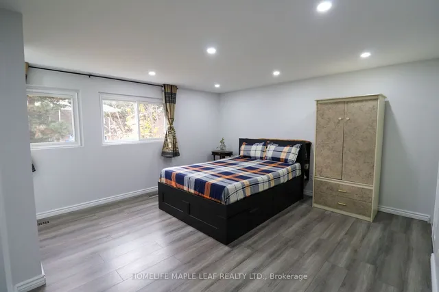 Additional image 17 of 59 Lexington Ave Unit 18