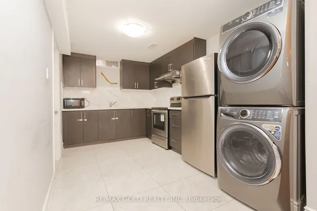 Additional image 34 of 41 Kalahari Rd