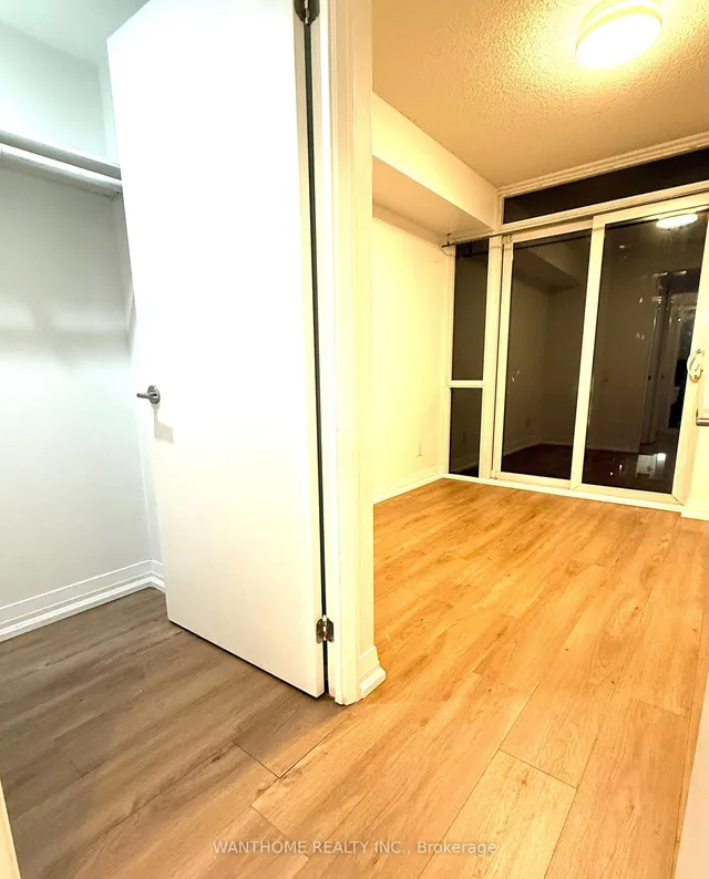 Additional image 10 of 25 carlton St Unit 322