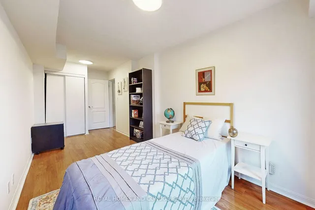 Additional image 33 of 60 Carr St Unit Th5