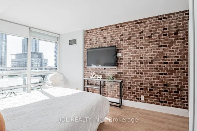 Additional image 18 of 397 Front St Unit 1802