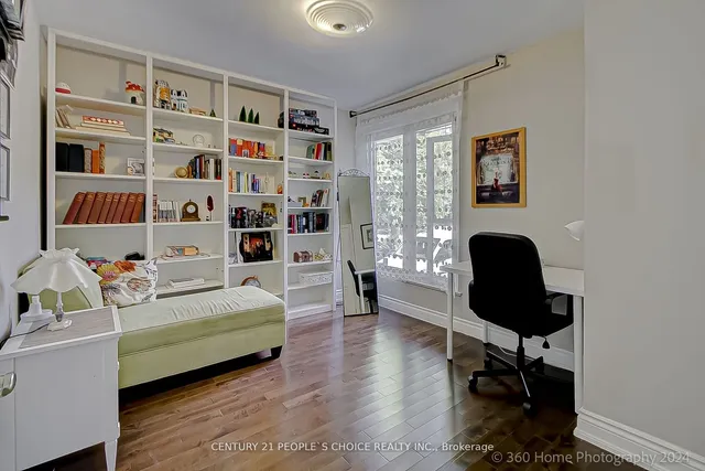 Additional image 9 of 926 Willowdale Ave