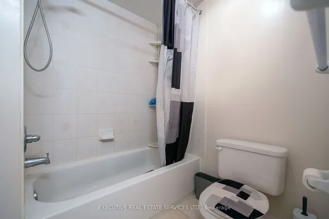 Additional image 26 of 13 Percy Gate