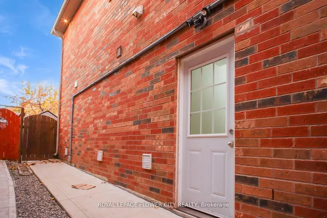 Additional image 30 of 50 Lockheed Cres