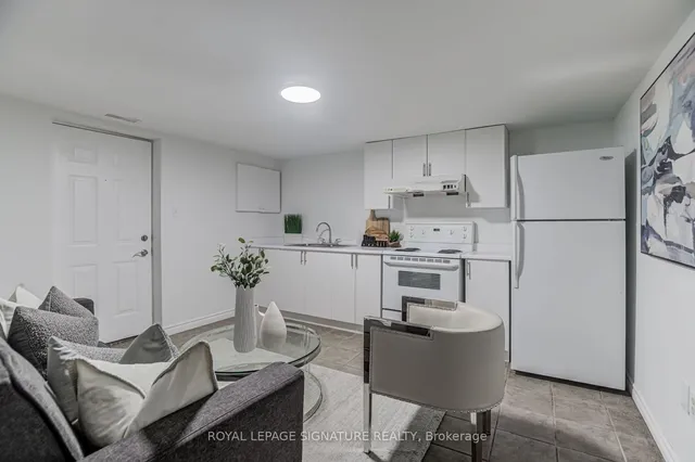 Additional image 24 of 533 Victoria Pk Ave