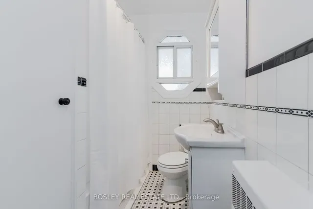 Additional image 30 of 7 Warwick Ave Unit 2