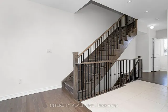 Additional image 24 of 30 Queenpost Dr