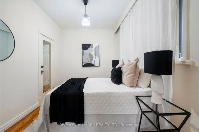 Additional image 10 of 393 Ossington Ave