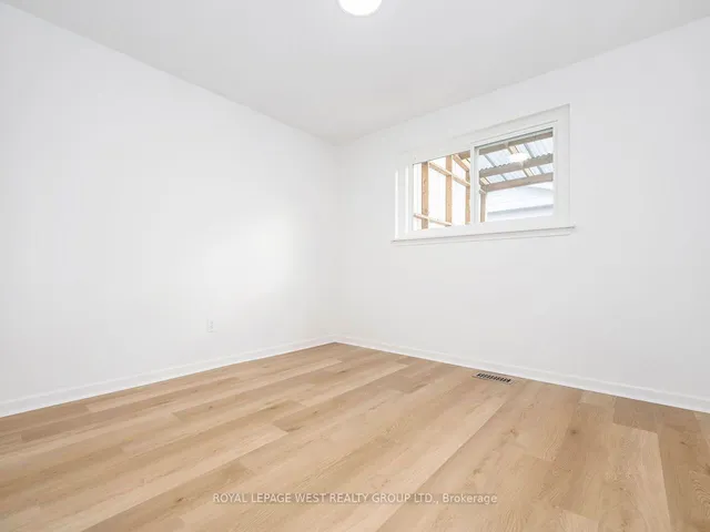 Additional image 21 of 33 Syracuse Cres