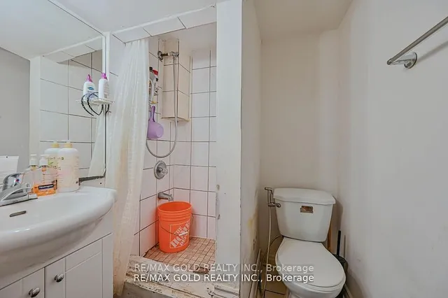 Additional image 34 of 52 Sandyshores Dr