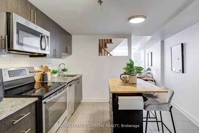 Additional image 6 of 11 Superior Ave Unit TH5