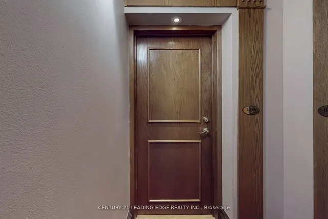 Additional image 29 of 8 Lee Centre Dr Unit 1013