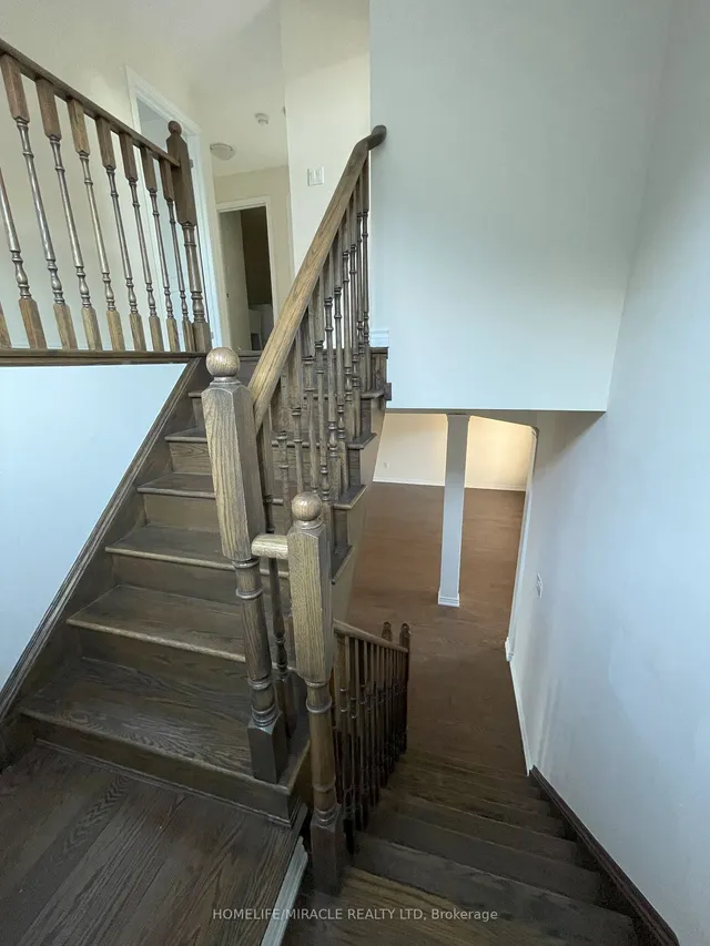 Additional image 32 of 84 Roulette Cres