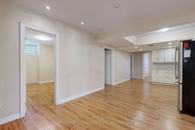 Additional image 33 of 43 Battersea Cres