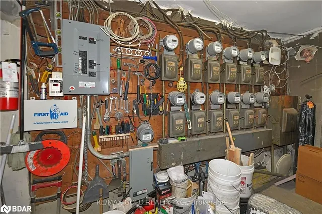 Additional image 14 of 156 Barrington Ave