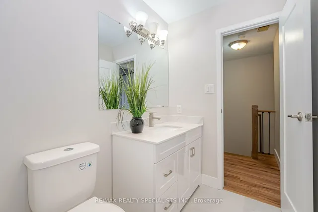 Additional image 27 of 8 Guildford Cres Unit 8