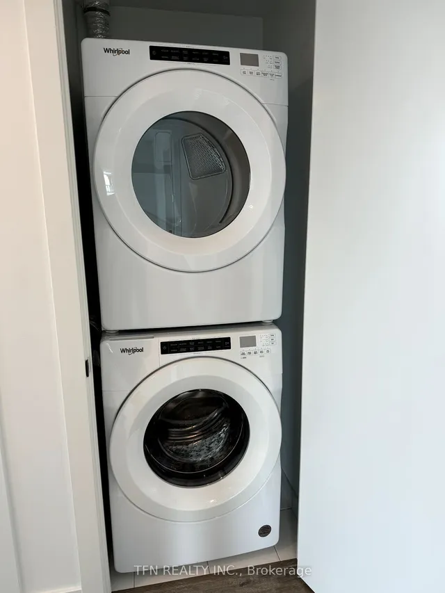 Additional image 22 of 327 King St Unit 4105