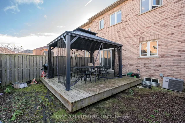 Additional image 18 of 13 Percy Gate