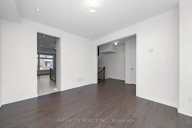 Additional image 22 of 30 Queenpost Dr